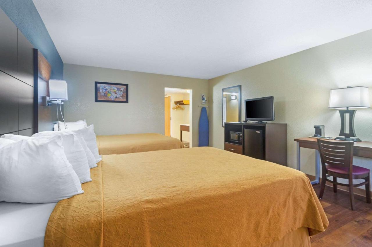 Econo Lodge Inn & Suites Gatlinburg At The Convention Center Exteriér fotografie