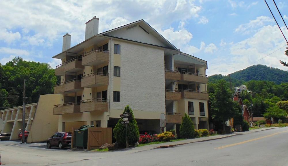 Econo Lodge Inn & Suites Gatlinburg At The Convention Center Exteriér fotografie