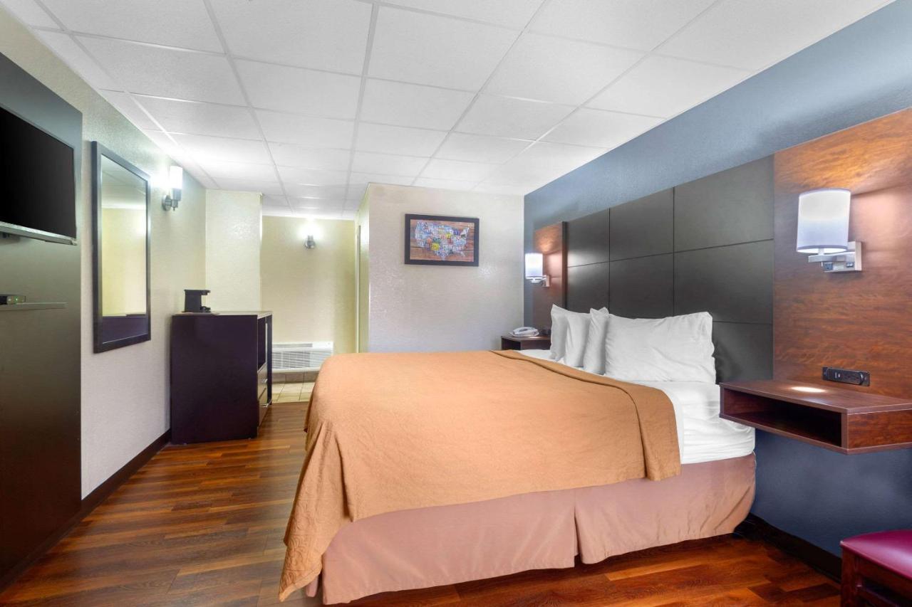 Econo Lodge Inn & Suites Gatlinburg At The Convention Center Exteriér fotografie